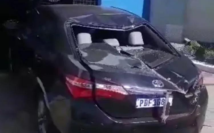 Carro guiado por Desembargador invade Delegacia de Afogados da Ingazeira-PE