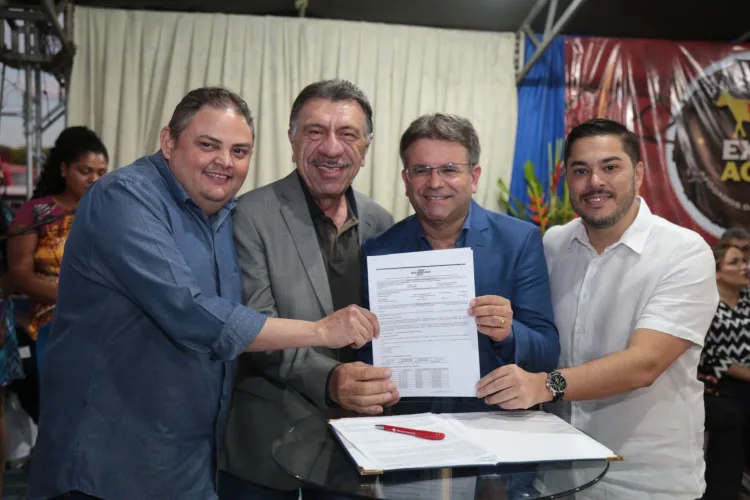 Assinatura de parceria de um milhão de Reais e liberação de créditos marcam abertura oficial da XVII Expoagro