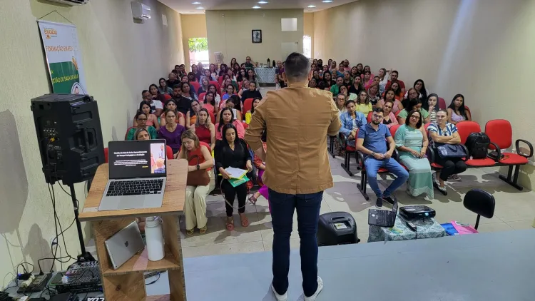Formação em rede fortalece a educação municipal e culmina com evento marcante