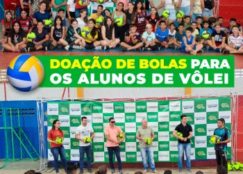 Prefeitura de Brejinho realiza doação de 11 bolas para alunos de vôlei