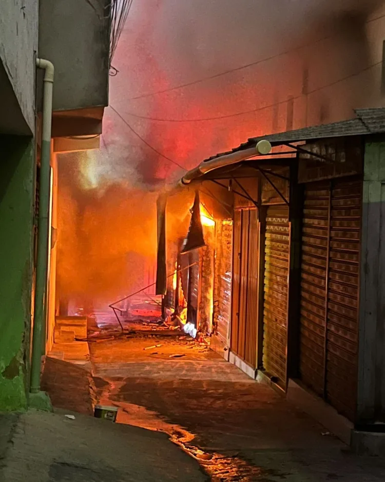 Preso em Flores segundo envolvido em incêndio nos quiosques do Beco dos Importados, em Afogados