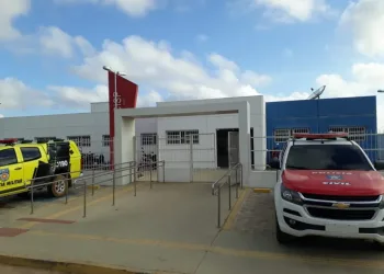 Nordeste: Chamada de “rapariga” em bar, adolescente se vinga de marido e mata ele a golpes de enxada