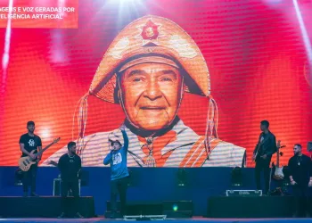 Luiz Gonzaga é recriado por inteligência artificial e canta com João Gomes em festival