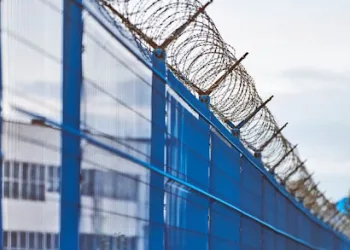 Trans pode cumprir pena em presídio feminino mesmo sem ter feito cirurgia, decide STF