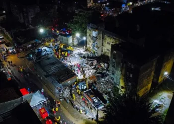 Três irmãos, de 5, 8 e 12 anos, morreram em desabamento de prédio em PE; óbitos chegaram a oito