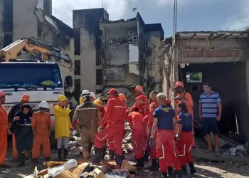 Tragédia em PE: corpos de mãe e dois filhos são encontrados abraçados em cama