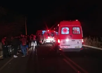 Carro atropela 6 pessoas neste domingo na PE-365, em Serra Talhada