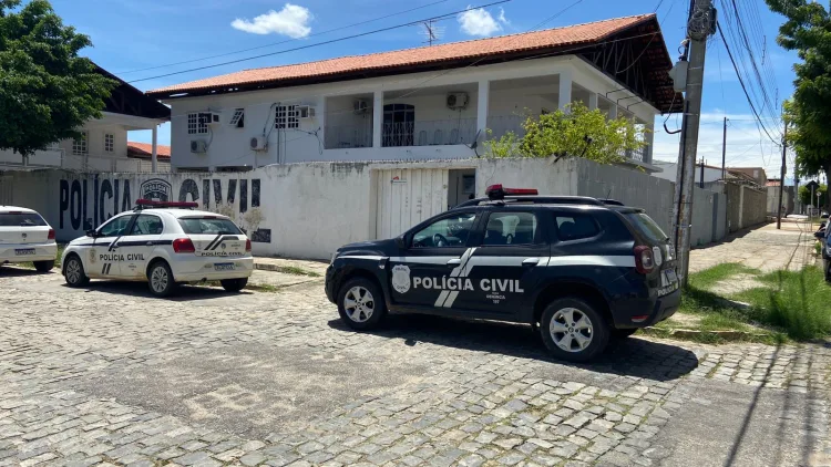 Operação da Polícia Civil em Patos prende delegado suspeito de desviar fianças de presos