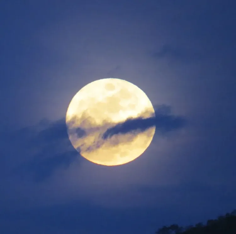 Pernambucano faz registros impressionantes da ‘Superlua’ em Arcoverde