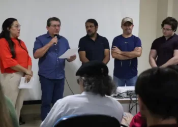 Duque anuncia rompimento com Márcia Conrado