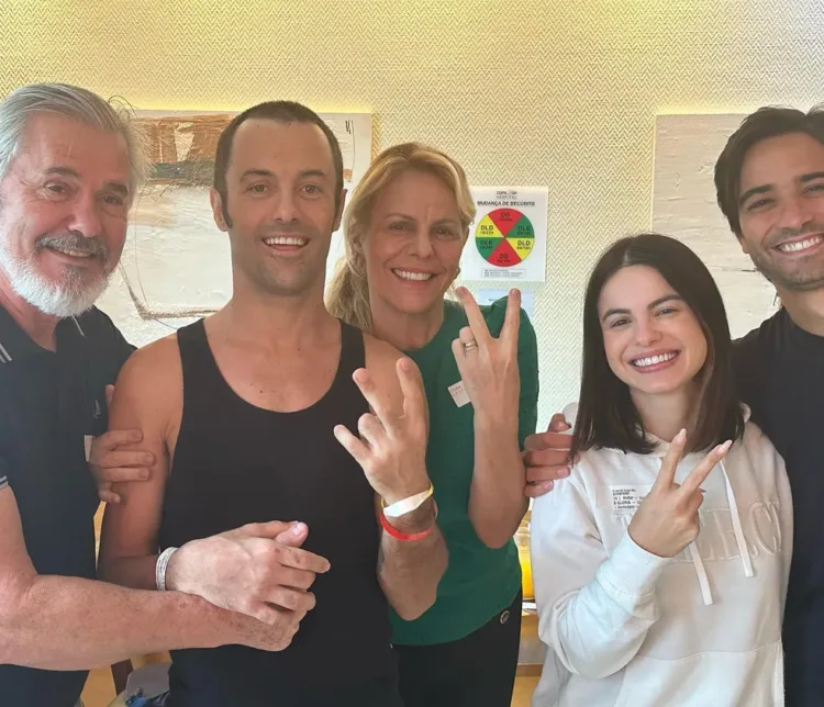 Mãe de Kayky Brito posta primeiras fotos do filho após acidente: ‘Coração explodindo de felicidade’