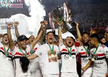 São Paulo segura empate com o Flamengo e é campeão da Copa do Brasil pela primeira vez