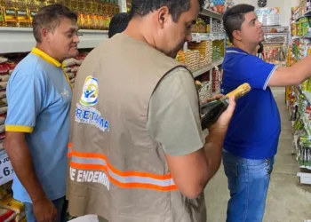 Vigilância Sanitária de Tuparetama inspeciona mercados para recolhimento de Sidra Cereser com possíveis fragmentos de vidro