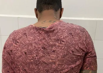 Polícia Militar prende homem, um ex-presidiário, suspeito de estuprar a própria filha de 6 anos, em Teixeira