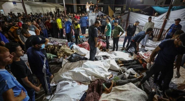 Ataque aéreo a hospital em Gaza deixa até 300 mortos. Imagens fortes.