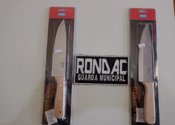 Homem furta facas em loja de Tabira e diz que a intenção era de trocá-las por drogas