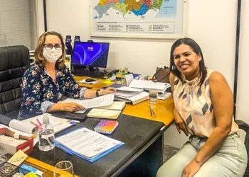 Secretárias de Educação de Tuparetama e do Estado alinham iniciativas para a educação municipal