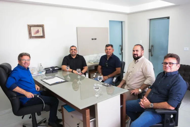 Afogados pode ter curso de medicina. Protocolo de intenções foi firmado entre Prefeitura e UNIFIP