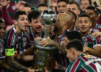 Fluminense vence Boca na prorrogação e é campeão da Libertadores pela 1ª vez
