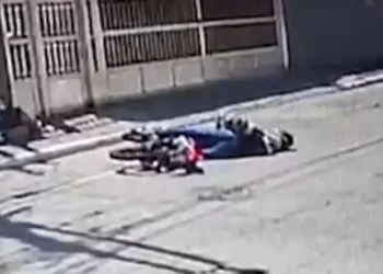 Adolescente de 17 anos morre de infarto após roubar moto de idoso (VÍDEO)