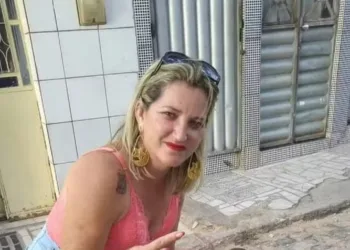Femicídio: marido mata esposa, joga carro contra caminhão e morre em acidente no interior de PE