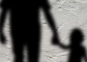 Homem publica storie nas redes sociais estuprando filha de amigo