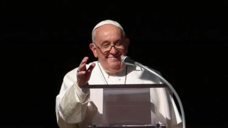 Papa Francisco autoriza bençãos a casais do mesmo sexo