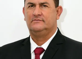 Vereador não acata Regimento, troca miolos de fechaduras e fecha Câmara de Santa Terezinha