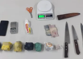 Polícia faz apreensão no bairro São Francisco, em Afogados
