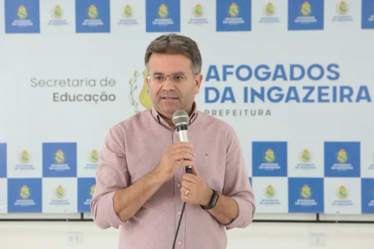 Prefeitura de Afogados reajustou o pagamento de servidores com base no novo salário mínimo