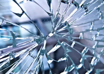 Em Tabira, vítima agredida na face com copo de vidro