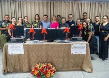 Governo Municipal de Itapetim fortalece educação digital com a entrega de novos computadores