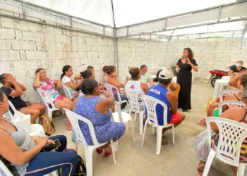 Prefeitura de Carnaíba realizou a distribuição de 450 kits de peixes
