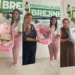 Secretária de Assistência Social e primeira-dama de Brejinho, Emília Carmem, realiza entrega de kits natalidade para as gestantes do município