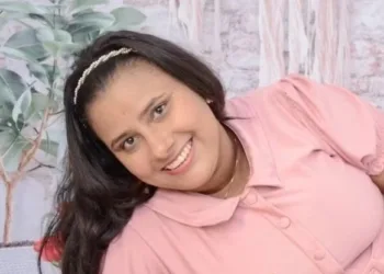 Mulher se queima ao fritar ovo e morre 10 dias depois