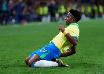 Endrick marca de novo e Brasil empata com a Espanha no último lance