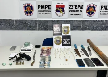 Polícia prende cinco homens por tráfico de drogas em Afogados