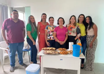 Coordenação reuni equipe de fisioterapia para entrega de equipamentos e discutir melhorias no atendimento a população