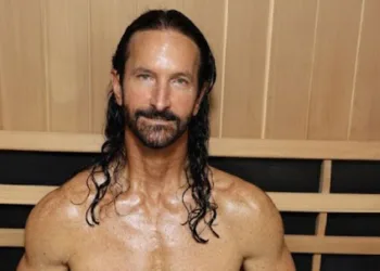 Conheça o ‘biohacker’ de 61 anos que afirma ter idade biológica de 38