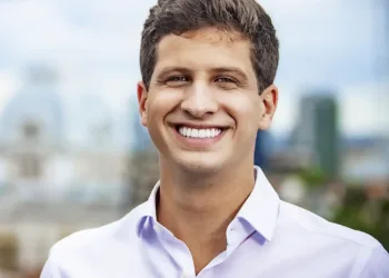 João Campos venceria reeleição no 1° turno, revela pesquisa Atlas/CNN