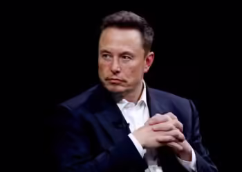 Homem usa nome de Elon Musk para aplicar golpe em idosa de 71 anos, em Serra Talhada