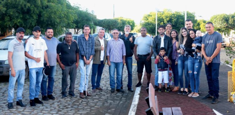 Pré-candidato a Vice-Prefeito de Iguaracy Francisco de Sales, participou nesta manhã de café no distrito de Irajai