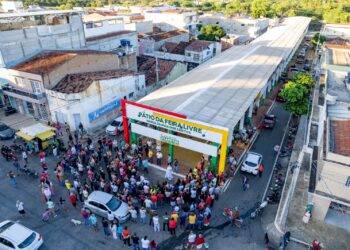 Itapetim: Prefeito Adelmo entrega pátio da feira livre e anuncia mais de 8 milhões em obras
