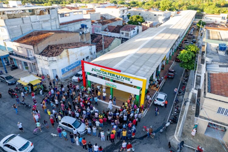 Itapetim: Prefeito Adelmo entrega pátio da feira livre e anuncia mais de 8 milhões em obras