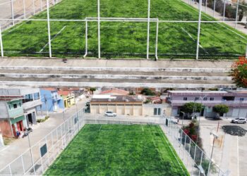 Prefeitura de Brejinho finalizou a troca do gramado sintético da Quadra Society do Centro Esportivo Jacira Marques