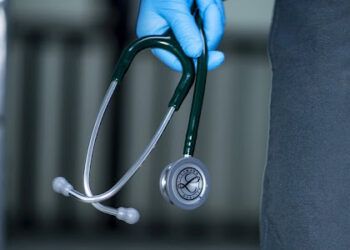 Enfermeiro é acusado de fazer sexo oral em paciente sob efeitos de anestesia em hospital