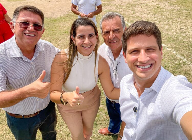 Aline Karina e Chico de Laura têm encontro com João Campos