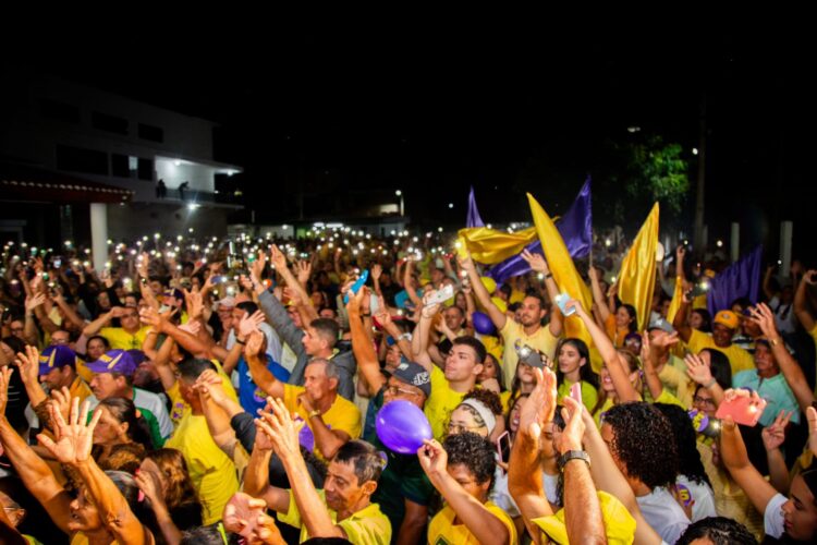 Sávio Torres lança Diógenes Patriota e Luciana Paulino como pré-candidatos em convenção que reuniu multidão em Tuparetama