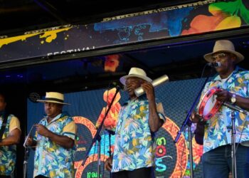 Show do Coco Negras e Negros do Leitão no Festival PE Meu País estará online no youtube na noite desta segunda, 15/7