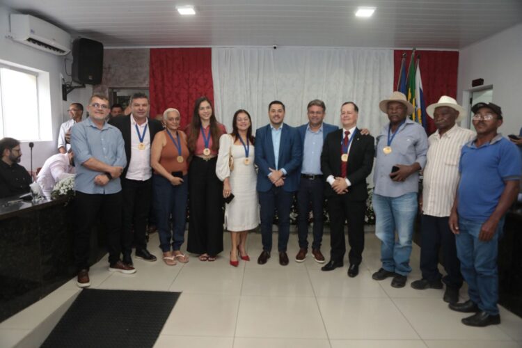 Prefeitura de Afogados promoveu solenidade de entrega da medalha Dom Francisco